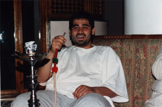 Kumail_Hukkah.jpg (49581 bytes)