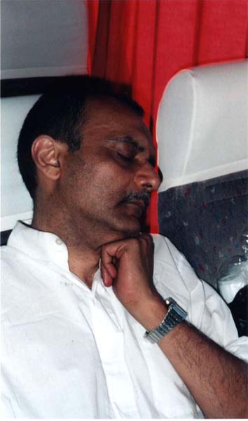 Masum_Mowji_Sleeping.jpg (35192 bytes)