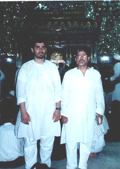 Najeeb_and_Kumail_at_Abbas.jpg (29778 bytes)