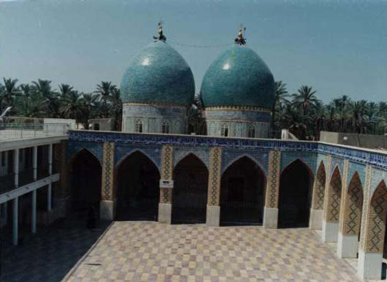 Pisaran_e_Muslim_Outside.jpg (29143 bytes)