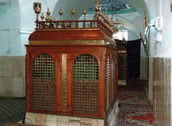 Pisaran_e_muslim_inside.jpg (39261 bytes)