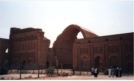 Taaq_e_Kisra_Madain.jpg (27262 bytes)